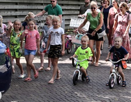 16 juli Kermisoptocht Hengelo
