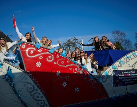 15 februari 2026 Carnavalsoptocht de Peerdeknuppels